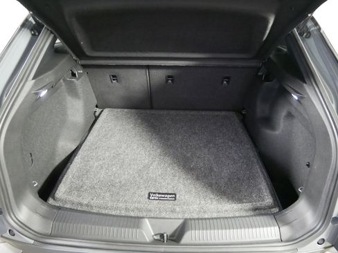 Certified 2024 Volkswagen ID.4 Pro image 18