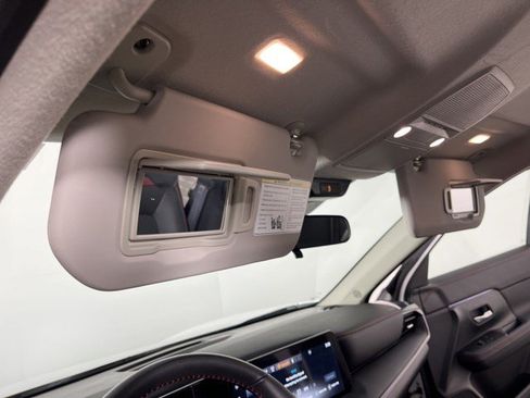 Used 2025 Nissan Kicks SR FWD image 30