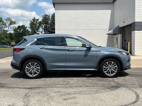 Used 2023 INFINITI QX50 Luxe AWD/4WD image 2