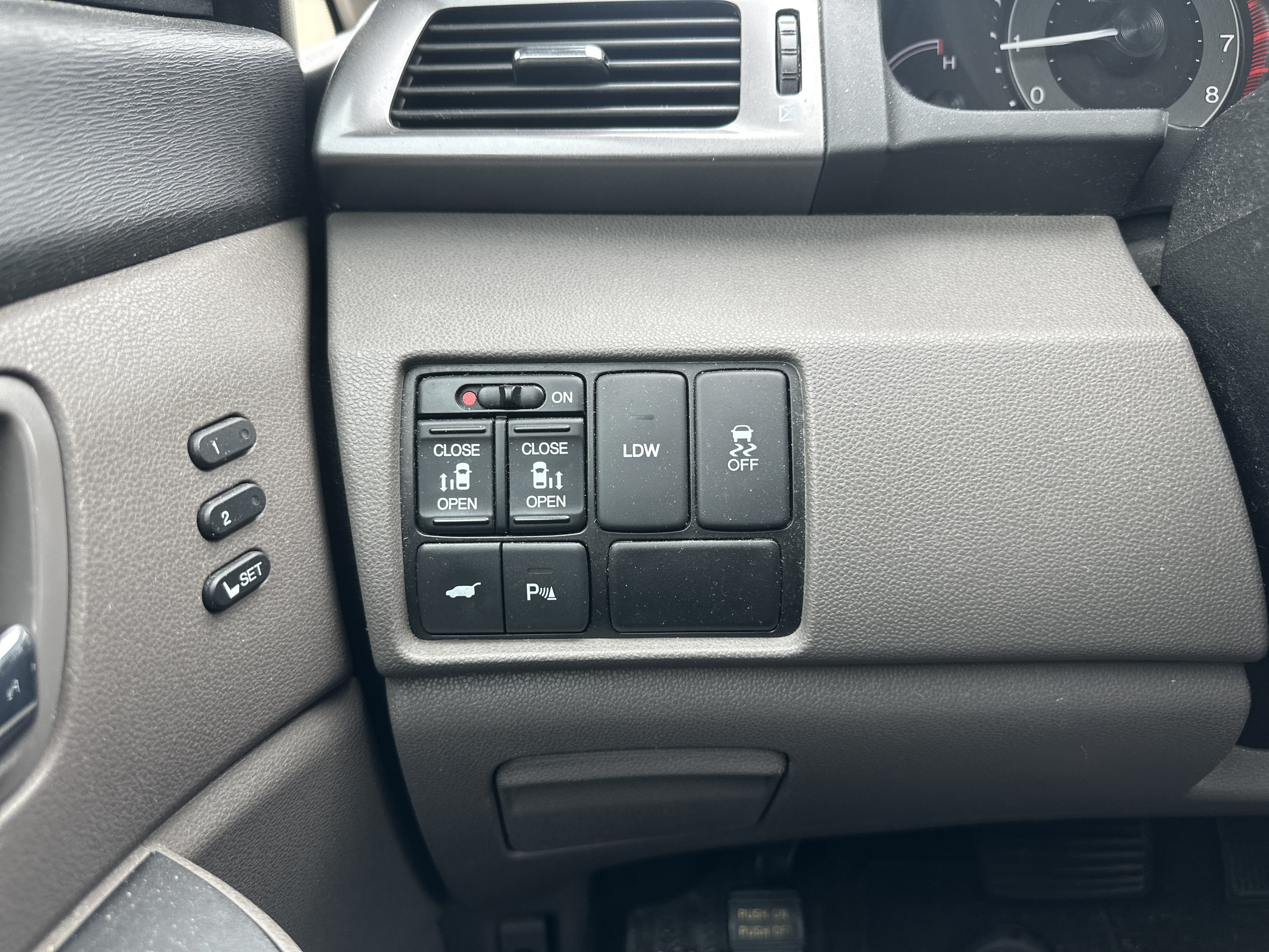 Used 2014 Honda Odyssey Touring image 29