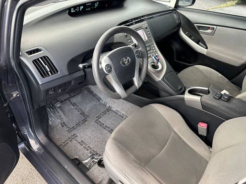 Used 2013 Toyota Prius Two w/ Preferred Accessory Pkg FWD image 15