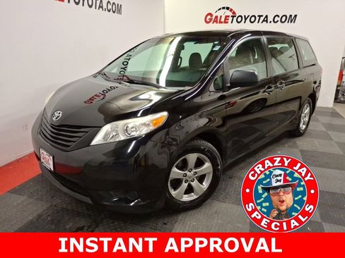 Used 2014 Toyota Sienna L image 1