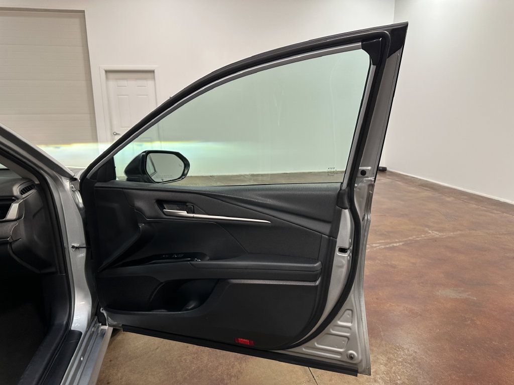 Used 2025 Toyota Camry LE FWD image 95