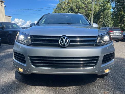 Used 2013 Volkswagen Touareg Executive AWD/4WD image 2
