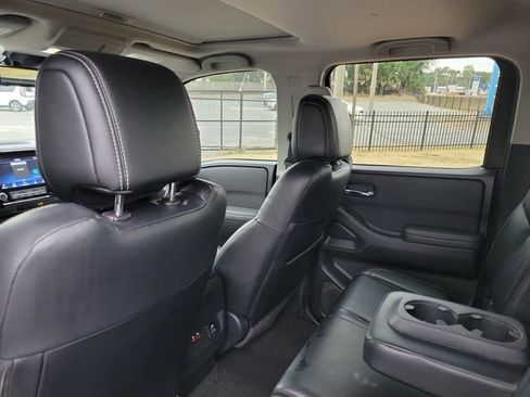 Used 2023 Nissan Frontier SV w/ SV Premium Package image 26