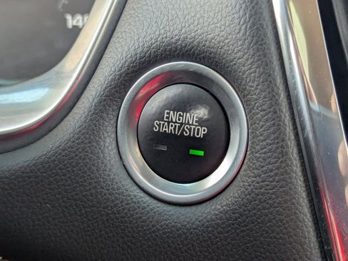 Used 2021 Chevrolet Traverse LS image 32