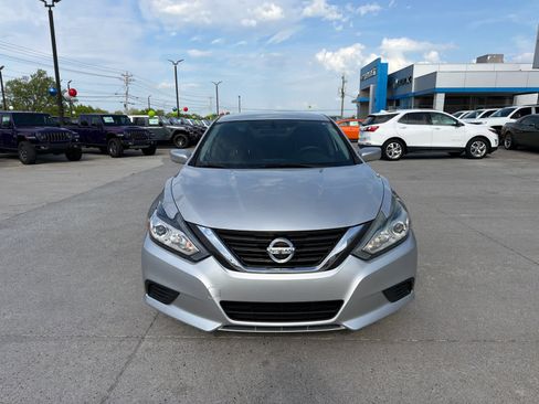 Used 2016 Nissan Altima 2.5 S w/ Power Driver Seat Package image 3