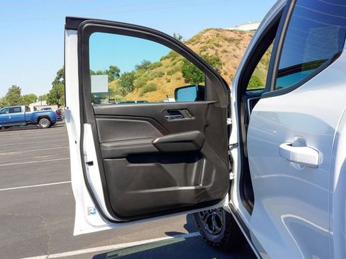 Used 2025 GMC Canyon Elevation w/ Convenience Package image 17