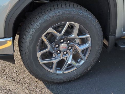 New 2026 GMC Sierra 1500 SLT w/ SLT Premium Plus Package AWD/4WD image 11