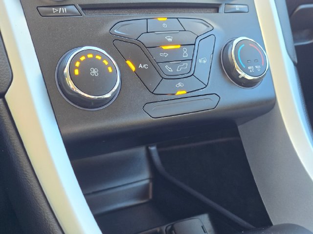 Used 2015 Ford Fusion SE FWD image 31