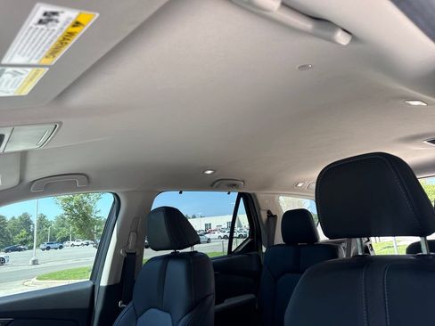 Used 2025 Honda Pilot EX-L image 31