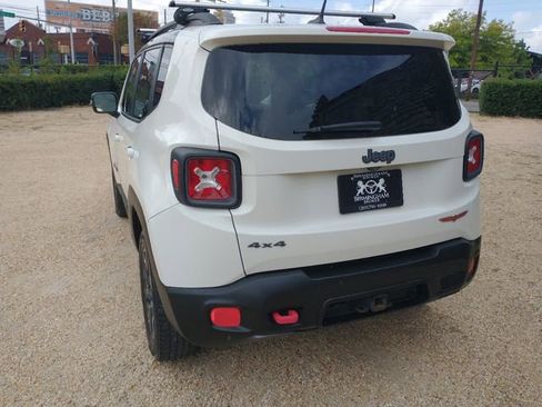 Used 2017 Jeep Renegade Trailhawk w/ Popular Equipment Group image 16