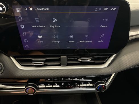 Used 2025 Chevrolet Equinox LT w/ Convenience Package II FWD image 11