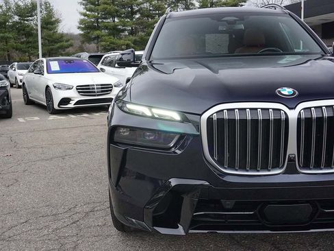 Used 2024 BMW X7 xDrive40i w/ M Sport Package image 17