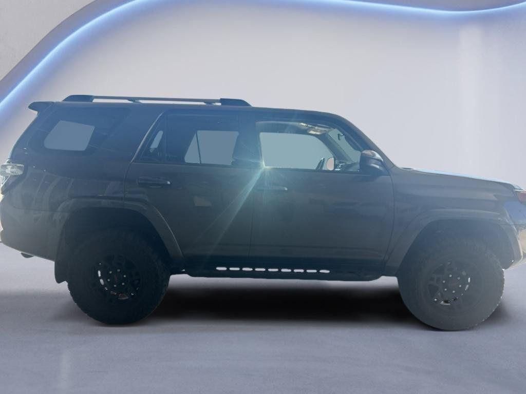 Used 2015 Toyota 4Runner SR5 AWD/4WD image 3