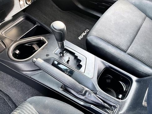 Used 2016 Toyota RAV4 LE image 14