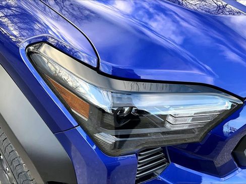 New 2025 Toyota Tacoma TRD Off-Road AWD/4WD image 13