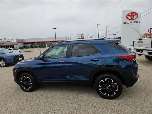 Used 2021 Chevrolet TrailBlazer LT w/ Premium Seating Package image 2