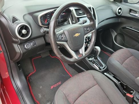 Used 2017 Chevrolet Sonic LT w/ Convenience Package image 4