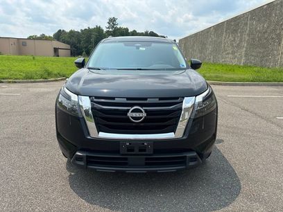 Used 2025 Nissan Pathfinder SV