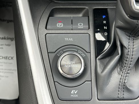 Certified 2023 Toyota RAV4 XSE AWD/4WD image 35