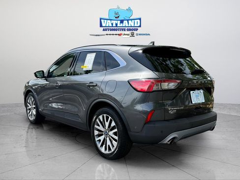 Used 2020 Ford Escape Titanium w/ Titanium Premium Package 2.0 image 3