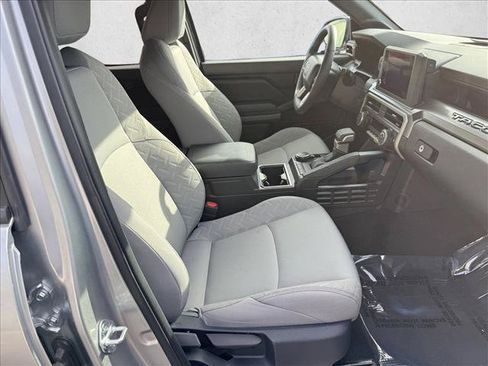 Certified 2025 Toyota Tacoma SR5 AWD/4WD image 19