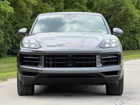 Certified 2024 Porsche Cayenne Coupe AWD/4WD image 7