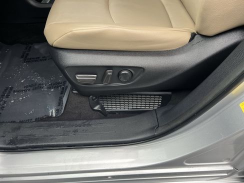 Used 2023 Toyota Sienna XLE image 14