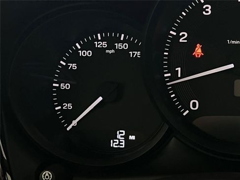 New 2026 Porsche Macan image 22