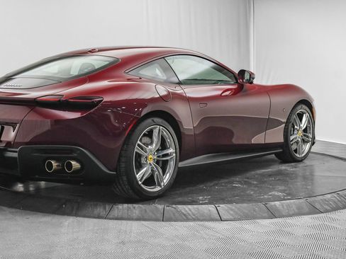 Used 2023 Ferrari Roma image 9