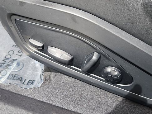 Certified 2025 Porsche Taycan image 29