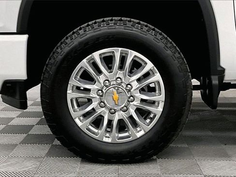 Used 2022 Chevrolet Silverado 2500 High Country image 9