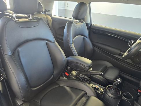 Used 2020 MINI Cooper S w/ Premium Package image 10