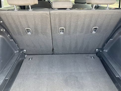 Used 2025 Hyundai Venue SEL FWD image 14