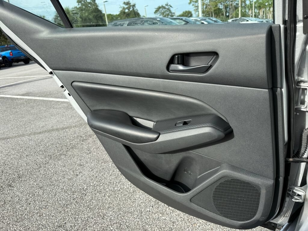 Used 2024 Nissan Altima 2.5 S FWD image 9