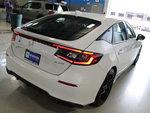 Used 2023 Honda Civic Sport image 17