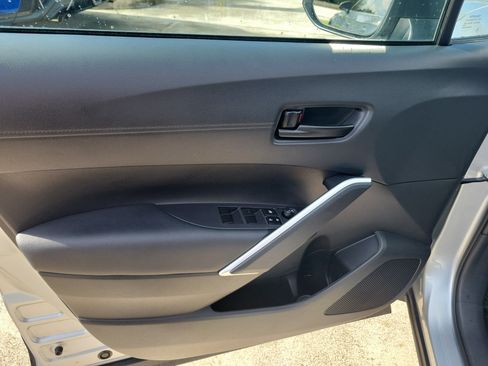 Used 2023 Toyota Corolla Cross LE FWD image 20