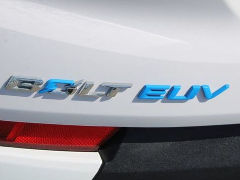 Used 2023 Chevrolet Bolt EUV LT FWD image 8