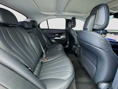 Used 2024 Mercedes-Benz E 350 4MATIC Sedan image 18