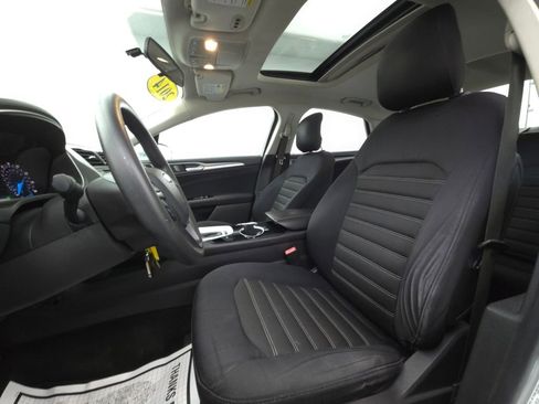 Used 2014 Ford Fusion SE image 16