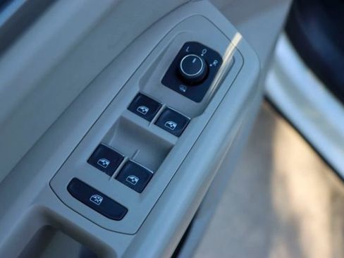 Used 2018 Volkswagen Atlas SEL image 14