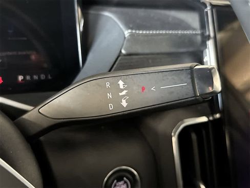 Used 2024 GMC Acadia Elevation image 21