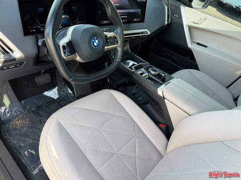 Used 2025 BMW iX xDrive50 w/ Sport Package AWD/4WD image 19