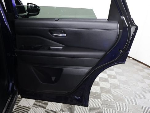Used 2023 Nissan Pathfinder SL w/ SL Premium Package AWD/4WD image 30