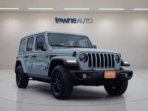 Used 2023 Jeep Wrangler Sport image 7