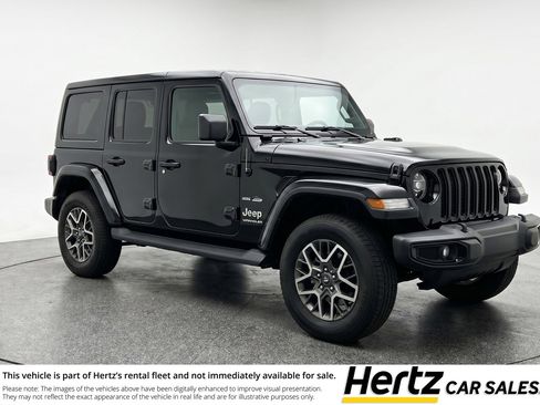 Used 2025 Jeep Wrangler Sahara image 1