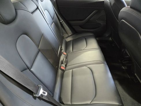 Used 2018 Tesla Model 3 Long Range image 9