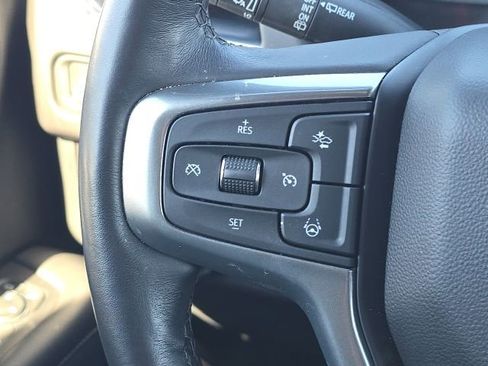 Used 2023 Chevrolet Suburban Premier w/ Advanced Technology Package image 32