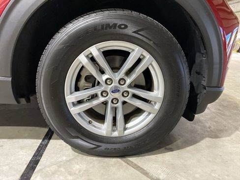 Used 2020 Ford Explorer XLT w/ Equipment Group 202A image 21